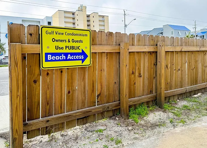 Holiday home Right Across From The With A Balcony W&d Ac & Pool Access Gulf Shores